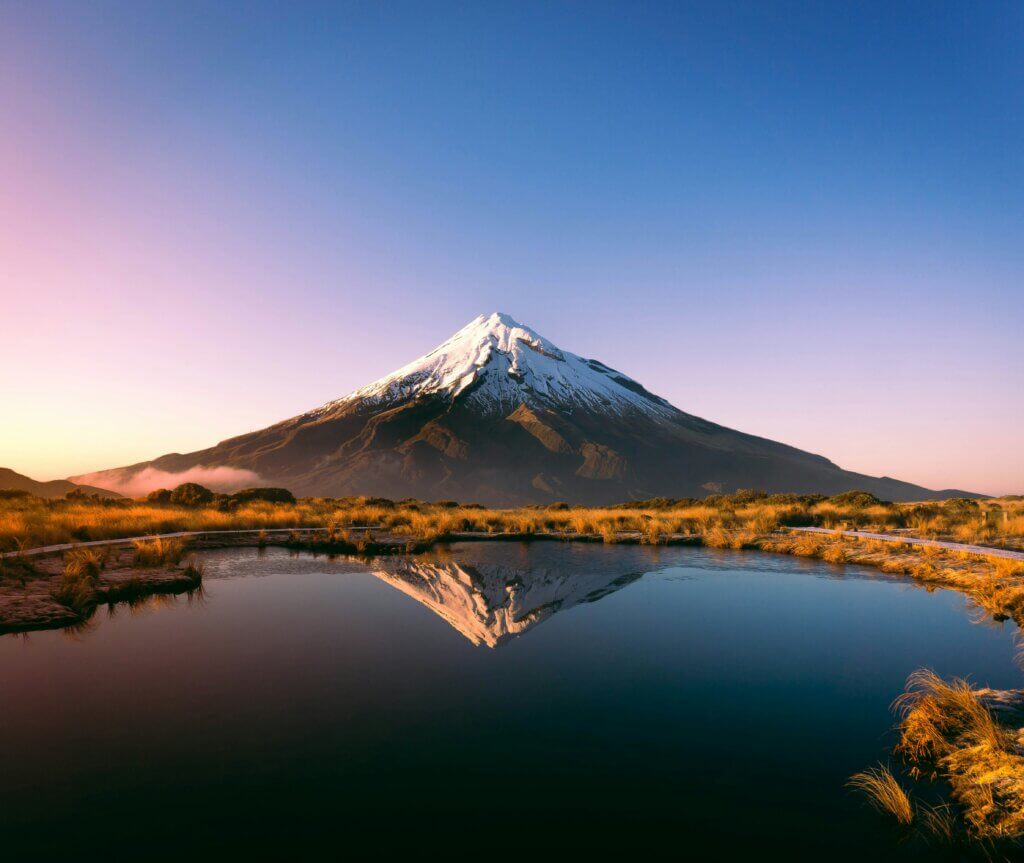 Taranaki Maunga/Mount Taranaki